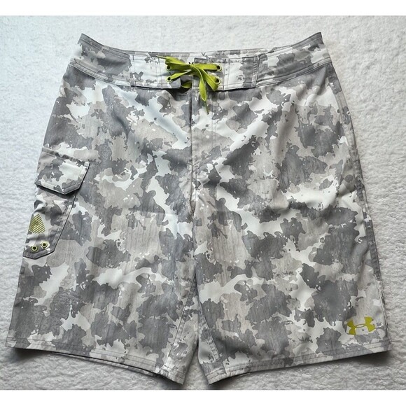 Under Armour Reblek Boardshorts Mens 34 HeatGear Loose Fit Camo Swim Trunks - Picture 1 of 9